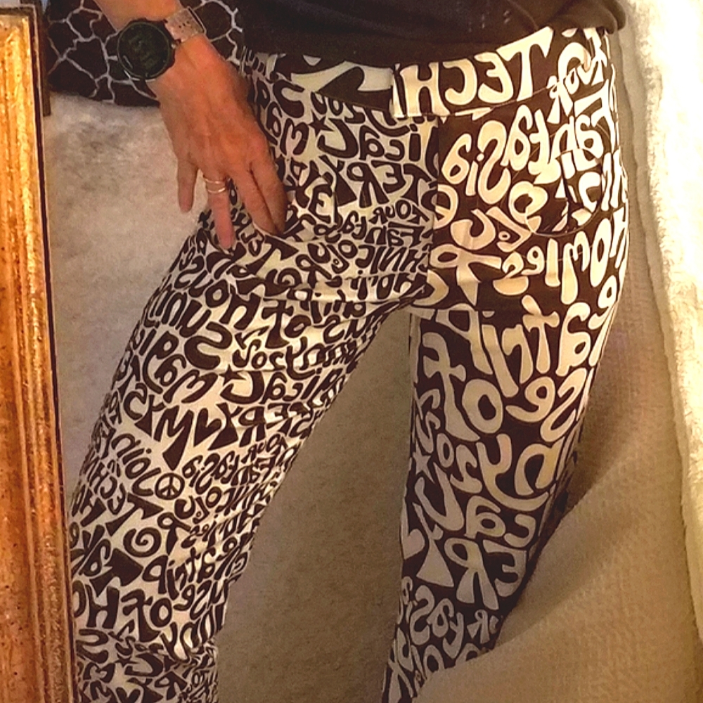 'Lisa Says Gah'    Size 6 tts. NEW WITH TAGS  Lyric Print  Beatles  70's Peace - Picture 3 of 15